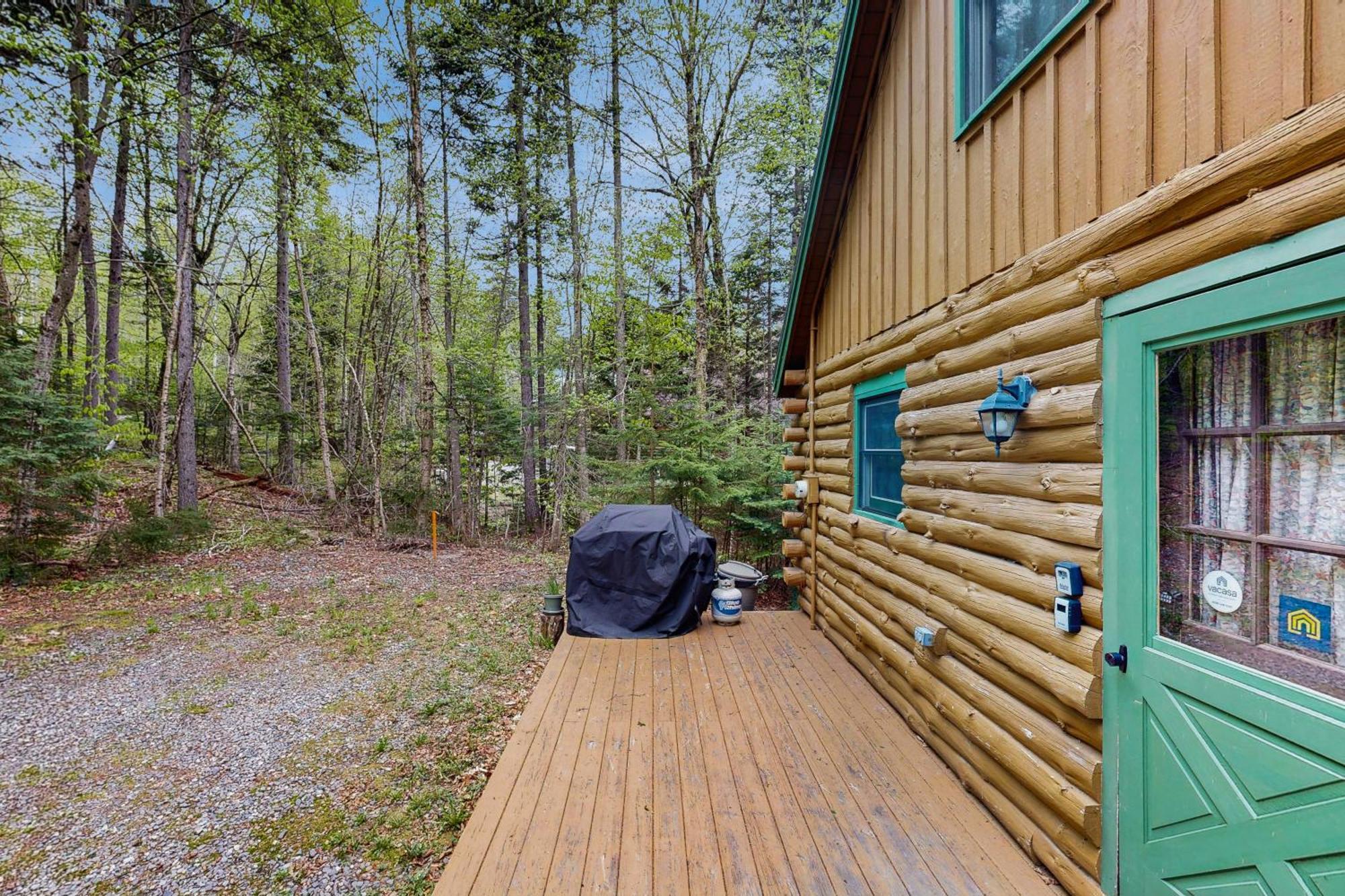 Loon Landing Lodge Greenville Exterior photo